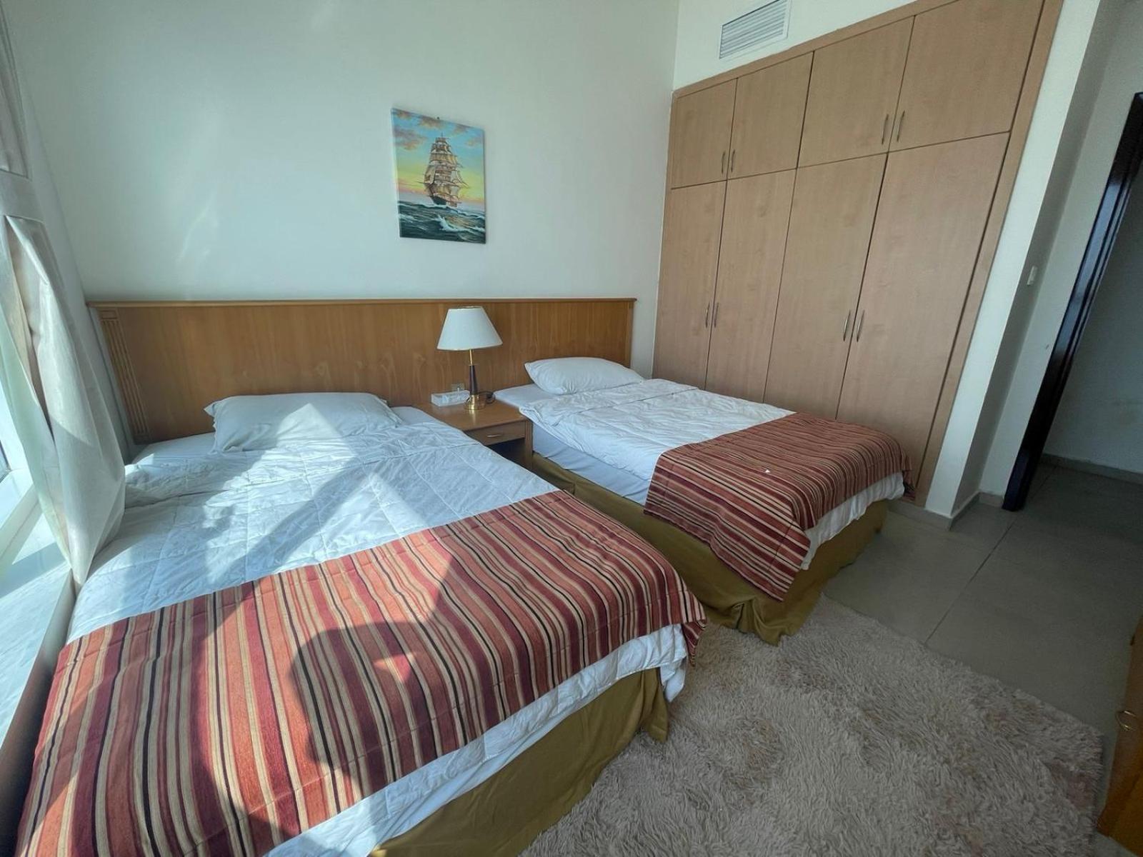 غرفة بهوستل منفصلة باطلاله رائعه علي البحر بكورنيش مطبخ وحمام خارجي واخري بحمام خاص Homestay *