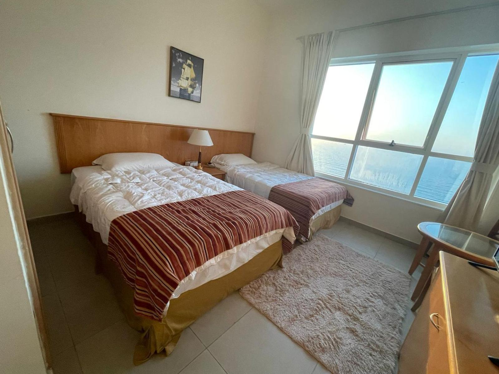 غرفة بهوستل منفصلة باطلاله رائعه علي البحر بكورنيش مطبخ وحمام خارجي واخري بحمام خاص Homestay *